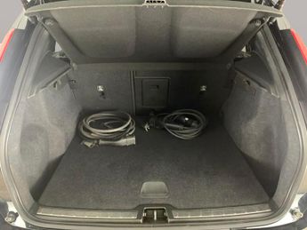 Volvo XC40 Recharge 69kWh Core (231 ps) - PARK ASSIST - LED - NAV