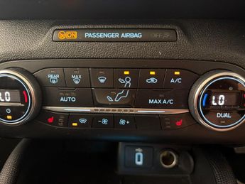 Ford Focus 1.5 EcoBlue Active X (120 ps) - KEYFREE SYSTEM - BLUETOOTH - CRU