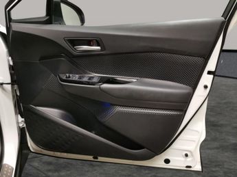 Toyota C-HR 1.8 VVT-h GPF Design CVT (122 ps) - LED - REVERSE CAM - NAV