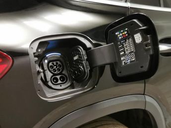 Mercedes-Benz EQA EQA 250+ 70.5kWh AMG Line (Premium) (190 ps) - ADAPTIVE LIGHTS