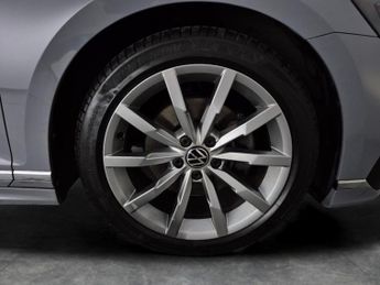 Volkswagen Passat 2.0 TDI EVO R-Line DSG (150 ps) - HEATED LEATHER - WIFI - BLUETO