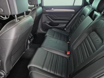 Volkswagen Passat 2.0 TDI EVO R-Line DSG (150 ps) - HEATED LEATHER - WIFI - BLUETO