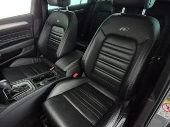 Volkswagen Passat 2.0 TDI EVO R-Line DSG (150 ps) - HEATED LEATHER - WIFI - BLUETO