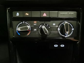 Volkswagen T-cross 1.0 TSI Black Edition DSG (110 ps) - APPLE CARPLAY - BLIND SPOT