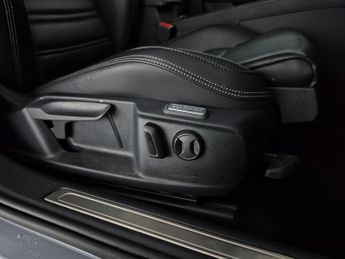 Volkswagen Passat 2.0 TDI EVO R-Line DSG (150 ps) - HEATED LEATHER - WIFI - BLUETO