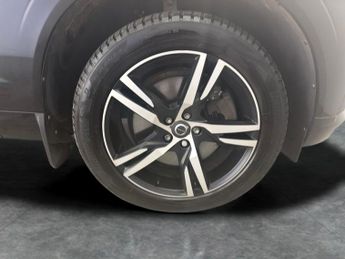 Volvo XC60 2.0 T5 R-Design AWD (250 ps) - LED - HEATED SEATS - B PILLAR VEN