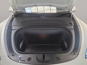 Tesla Model Y (Dual Motor) Long Range 4WDE (384 bhp) - HEATED STEERING