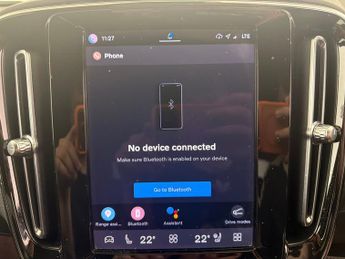 Volvo XC40 Recharge 69kWh Plus (231 ps) - KEYLESS ENTRY - PARK ASSIST - LED