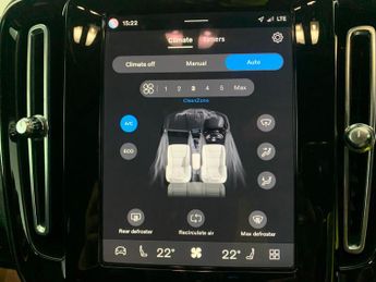 Volvo XC40 Recharge 69kWh Core (231 ps) - PARK ASSIST - LED - NAV
