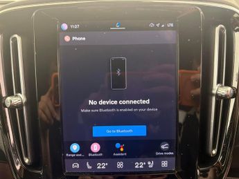Volvo XC40 Recharge 69kWh Plus (231 ps) - KEYLESS ENTRY - PARK ASSIST - LED