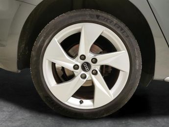Audi A3 1.4 TFSIe 40 S line Sportback Plug-in S Tronic 13kWh (204 ps) - 