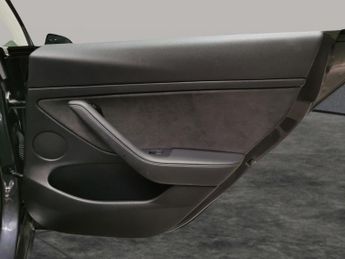Tesla Model 3 (Dual Motor) Long Range 4WDE (346 ps) - HEATED WHEEL - ADAPTIVE 