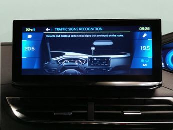 Peugeot 3008 1.6 13.2kWh Allure Premium Plug-in e-EAT (225 ps) - LANE DEPARTU