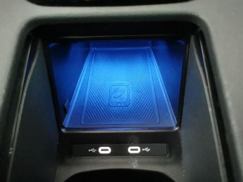 Volkswagen ID.4 Pro Performance 77kWh Life (204 ps) - LED - REVERSE CAM - HEATED