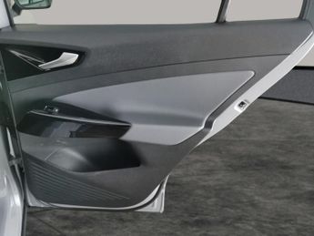 Volkswagen ID.4 Pro Performance 77kWh Life (204 ps) - LED - REVERSE CAM - HEATED