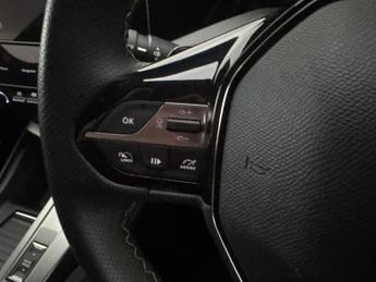 Peugeot 408 1.2 PureTech GT Fastback EAT (130 ps) - LED - REVERSE CAM - HEAT