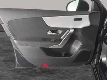 Mercedes-Benz A Class 1.3 A250e 15.6kWh AMG Line (Premium) Plug-in 8G-DCT (218 ps) - H