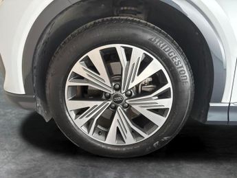 Audi Q4 E-tron 35 Sport 55kWh (170 ps) MMI NAV PLUS - LED LIGHTS - LANE WARN