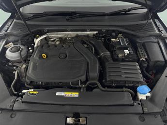 Volkswagen Passat 1.5 TSI EVO R-Line DSG (150 ps) - HEATED LEATHER - WIFI - LANE D