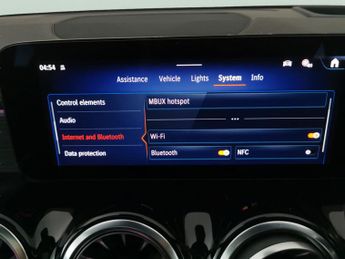 Mercedes-Benz EQB EQB 300 66.5kWh AMG Line (Premium Plus) 4MATIC (228 ps) - ACTIVE