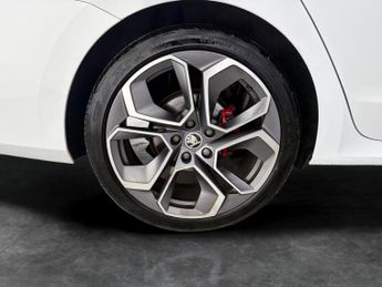 Skoda Octavia 2.0 TDI vRS DSG (200 ps) ADAPTIVE CRUISE - APPLE CARPLAY - LED L