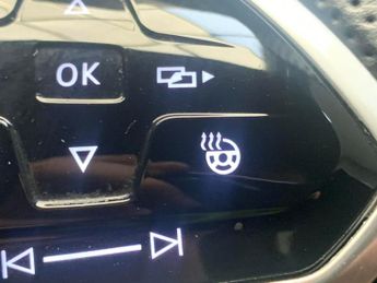 Volkswagen Golf 2.0 TDI GTD DSG (200 ps) - BLUETOOTH - DIGITAL DASH - PADDLE SHI