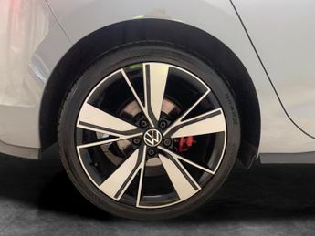 Volkswagen Golf 2.0 TDI GTD DSG (200 ps) ADAPTIVE CRUISE - APPLE CARPLAY - NAV