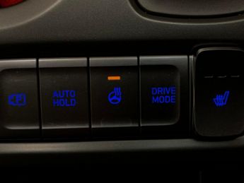 Hyundai Kona 64kWh Premium (10.5kW Charger) (204 ps) - HEATED SEATS - HEATED 