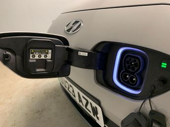 Hyundai Kona 64kWh Premium (10.5kW Charger) (204 ps) - HEATED SEATS - HEATED 