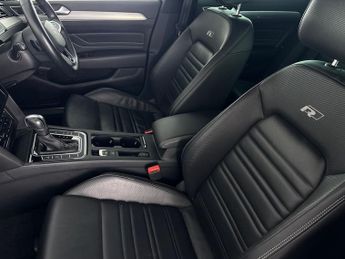 Volkswagen Passat 1.5 TSI EVO R-Line DSG (150 ps) - HEATED LEATHER - WIFI - LANE D
