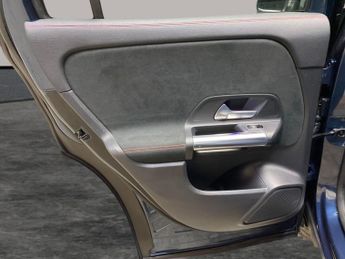 Mercedes-Benz EQA EQA 250 66.5kWh AMG Line (190 ps) - NAV - MIRROR PACKAGE