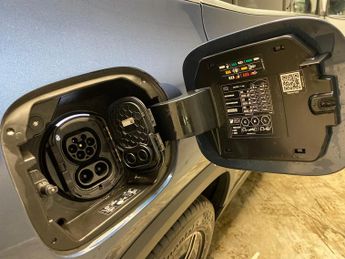 Mercedes-Benz EQA EQA 250 66.5kWh AMG Line (190 ps) - NAV - MIRROR PACKAGE