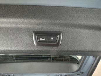 BMW iX1 30 66.5kWh M Sport xDrive (11kW Charger) (313 ps) - TECH PACK - 