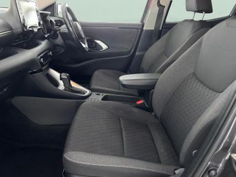 Toyota Yaris 1.5 VVT-h Design E-CVT (116 ps) - REVERSE CAM - ALCANTARA