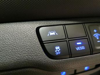 Hyundai Ioniq 38.3kWh Premium (136 ps) - LED - REVERSE CAM - NAV