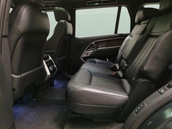 Land Rover Range Rover 3.0 P400 MHEV Autobiography 4WD (LWB, 7Seat) (400 ps) - CARPLAY