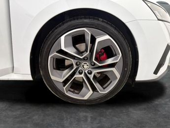 Skoda Octavia 2.0 TDI vRS DSG (200 ps) ADAPTIVE CRUISE - APPLE CARPLAY - LED L