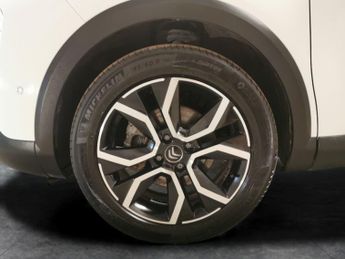 Citroen e-C4 50kWh Shine Plus (7.4kW Charger) (136 ps) - REVERSE CAM - NAV