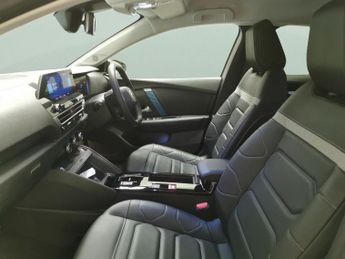 Citroen e-C4 50kWh Shine Plus (7.4kW Charger) (136 ps) - REVERSE CAM - NAV