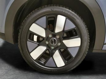 BYD Dolphin 60.48kWh Design (204 ps) - 360 CAM - LED - HEATED SEATS