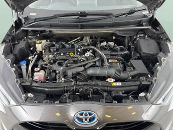 Toyota Yaris 1.5 VVT-h Design E-CVT (116 ps) - REVERSE CAM - ALCANTARA