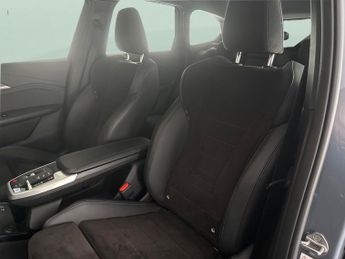 BMW iX1 30 66.5kWh M Sport xDrive (11kW Charger) (313 ps) - TECH PACK - 