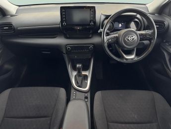 Toyota Yaris 1.5 VVT-h Design E-CVT (116 ps) - REVERSE CAM - ALCANTARA
