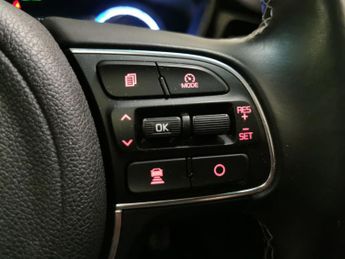 Kia Niro 64kWh 4+ (201 bhp) - NAV - HEATED STEERING - BLIND SPOT ASSIST