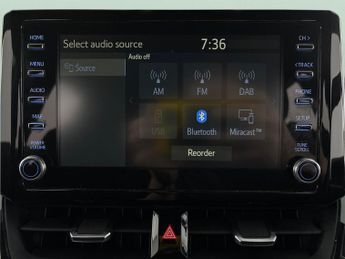 Toyota Corolla 1.8 VVT-h Icon Touring Sports CVT (140 ps) - REVERSE CAM - HEATE