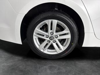 Toyota Corolla 1.8 VVT-h Icon Touring Sports CVT (140 ps) - REVERSE CAM - HEATE