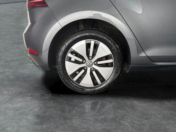Volkswagen E-golf 35.8kWh e-Golf (136 ps) - CLIMATE CONTROL - DAB - USB AUDIO