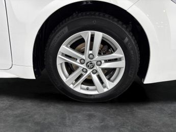 Toyota Corolla 1.8 VVT-h Icon Touring Sports CVT (140 ps) - REVERSE CAM - HEATE