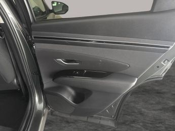 Hyundai Tucson 1.6 T-GDi 13.8kWh Premium Plug-in 4WD (265 ps) - HEATED SEATS