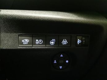 Citroen e-C4 50kWh Shine Plus (7.4kW Charger) (136 ps) - REVERSE CAM - NAV